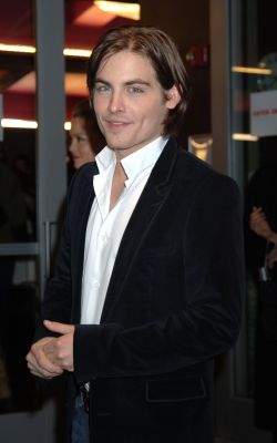 09422 Kevin Zegers 269 122 87lo
