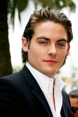 Kevin Zegers (8)