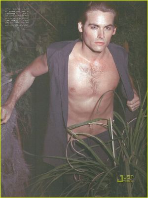 kevin-zegers-shirtless-01