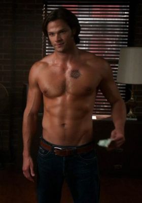 Jared-Padalecki-Shirtless-in-Supernatural-1