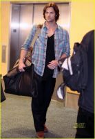 jensen-ackles-jared-padalecki-misha-collins-airport-01.jpg