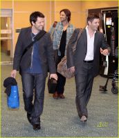 jensen-ackles-jared-padalecki-misha-collins-airport-03.jpg