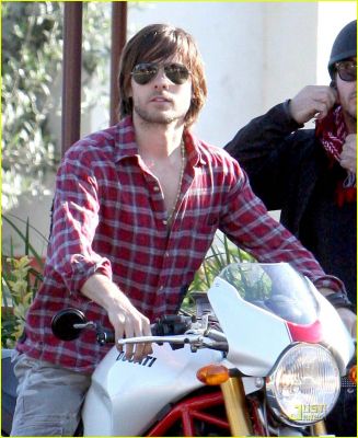 jared-leto-motorcycle-05