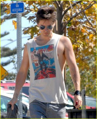 jared-leto-sleeveless-sexy-06