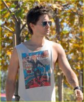 jared-leto-sleeveless-sexy-03.jpg