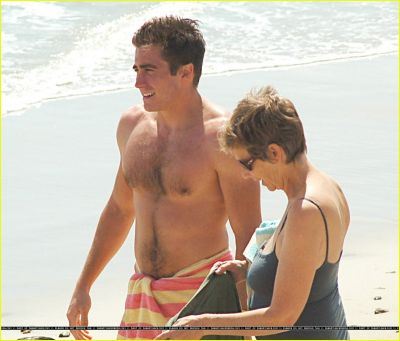 jake-gyllenhaal-shirtless-03