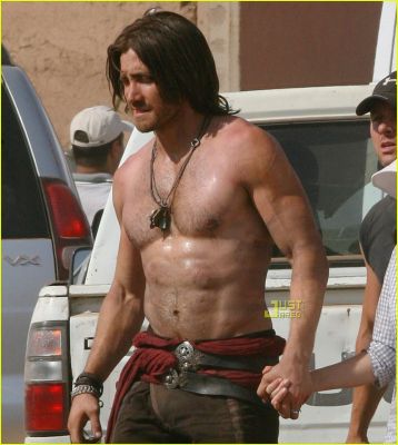 jake-gyllenhaal-shirtless-prince-of-persia-04