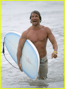 matthew-mcconaughey-surfing14