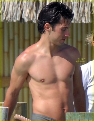 hayden-panettiere-milo-ventimiglia-bora-bora-06