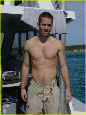 paul-walker-shirtless02