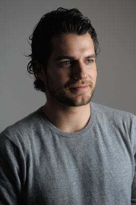 76100 Henry Cavill 976 122 116lo