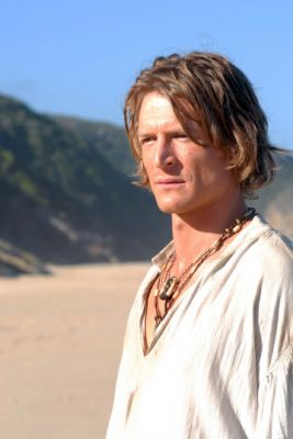 philip-winchester-robinson-crusoe